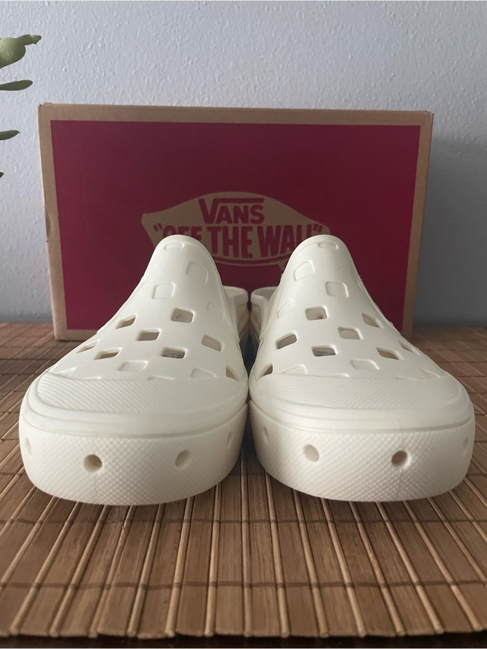 VANS Slip-On Mule TRK Unisex Water Sandal Shoes 🌊 W5.5/M4 Off White Marshmallow - Picture 4 of 9